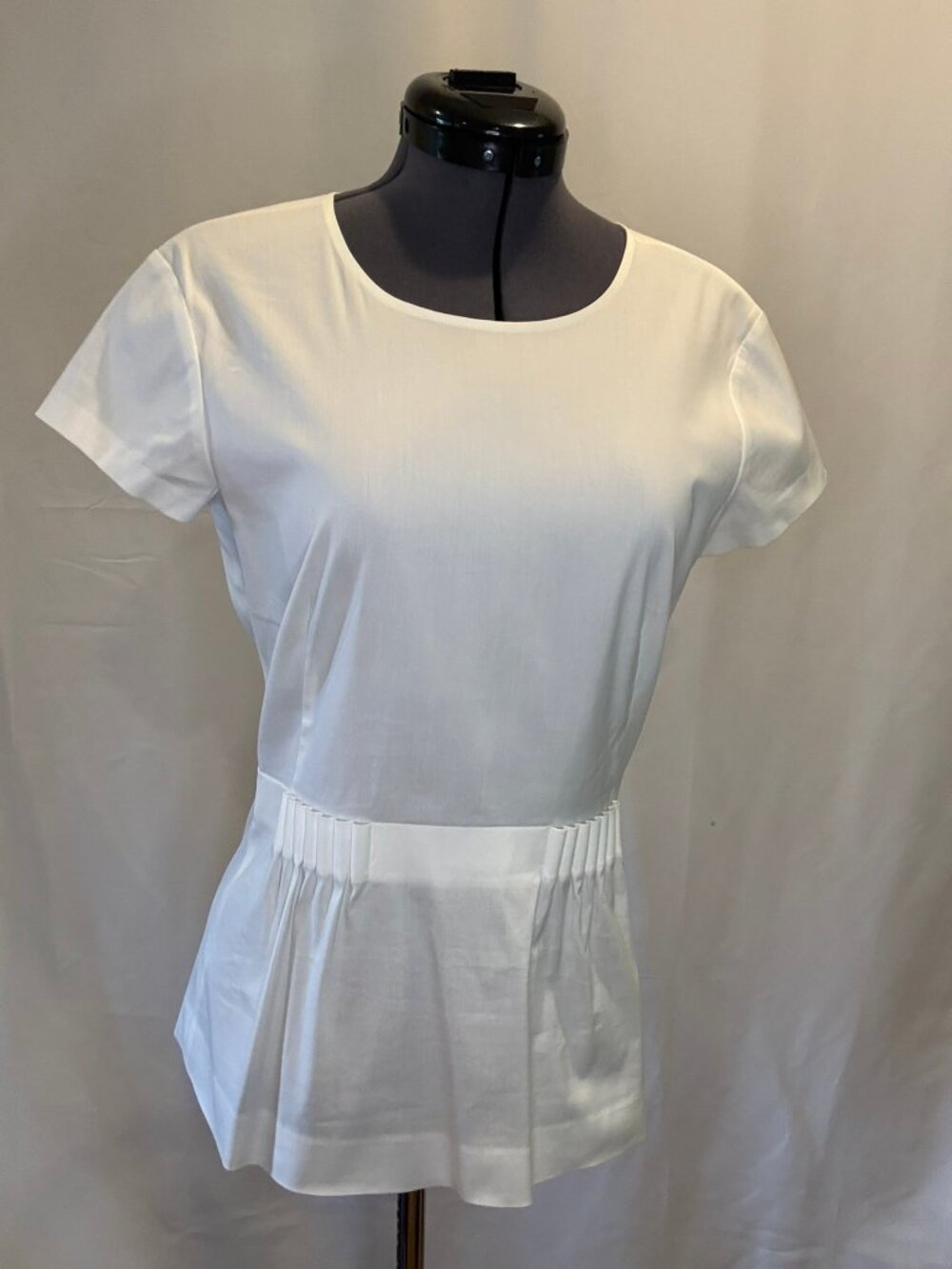 Theory size small white top